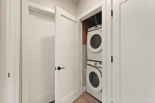 Interior, Utility Closets, Washer, Wood Texture Flooring