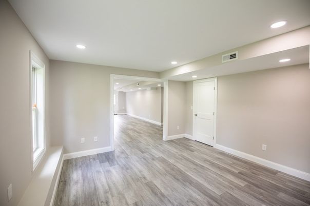 Empty room, Interior, Recessed Lighting, Wood Texture Flooring