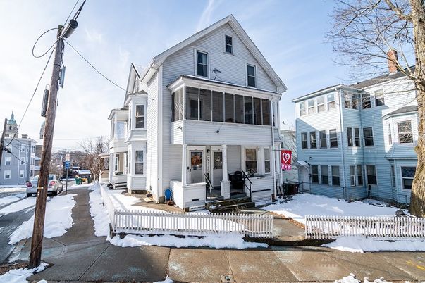 Exterior, Facade, Queen Anne Victorian