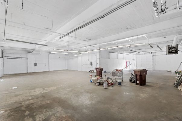 Garage, Interior