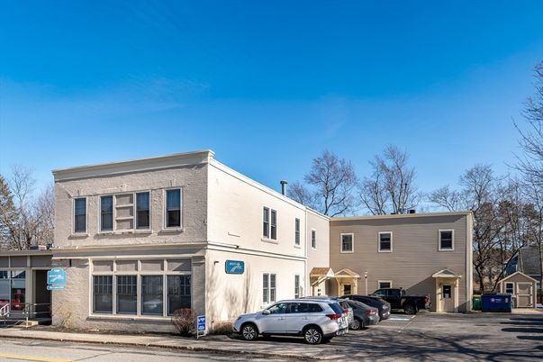 Exterior, Facade, Rowhouse
