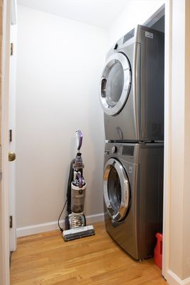 Interior, Utility Closets, Washer, Wood Texture Flooring