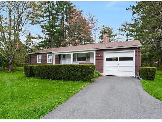 Attached, Exterior, Facade, Cape Cod