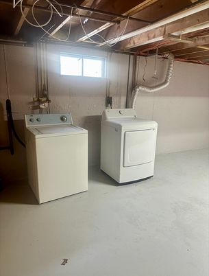 Interior, Washer, Wooden Beams