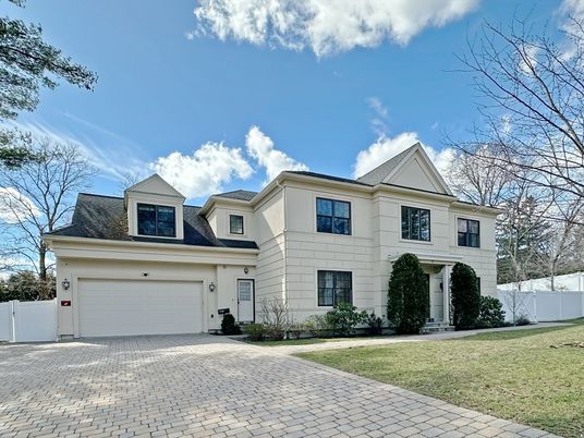 Attached, Exterior, Facade, Farmhouse