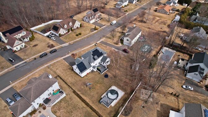 Exterior, Drone