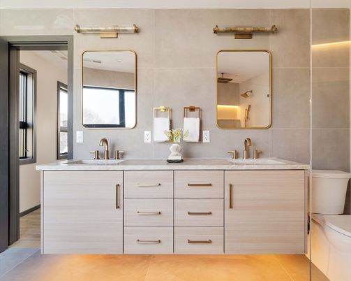 Bathroom, Dual Sink Vanities, Interior