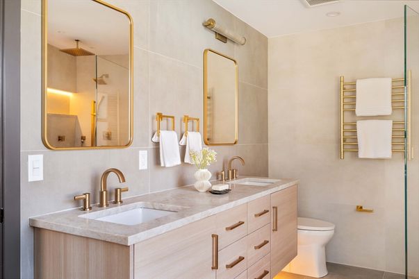 Bathroom, Dual Sink Vanities, Interior