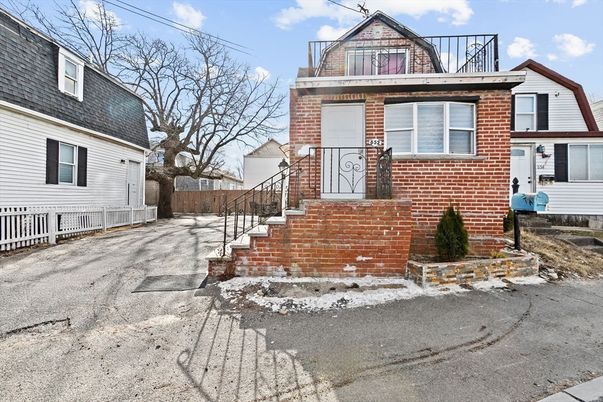 Exterior, Facade, Brick Facade, Cape Cod