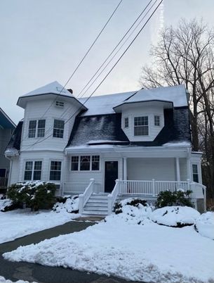 Exterior, Facade, Queen Anne Victorian