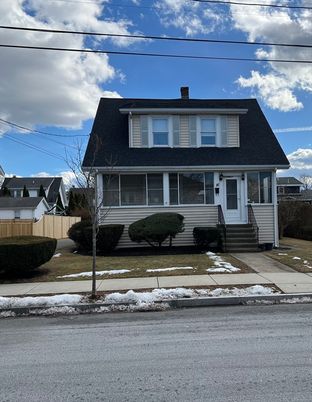 Exterior, Facade, Cape Cod