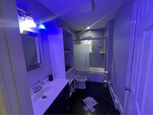 Bathroom, Interior, Recessed Lighting