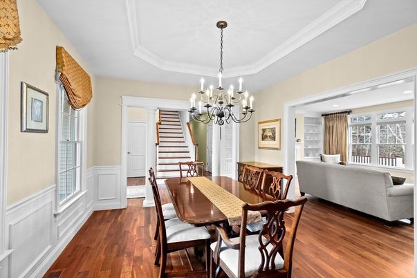 Chandelier, Dining room, Interior, Living room, Recessed Lighting, Wood Texture Flooring