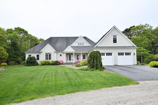 Attached, Exterior, Facade, Farmhouse