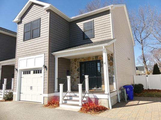 Attached, Exterior, Facade, Farmhouse
