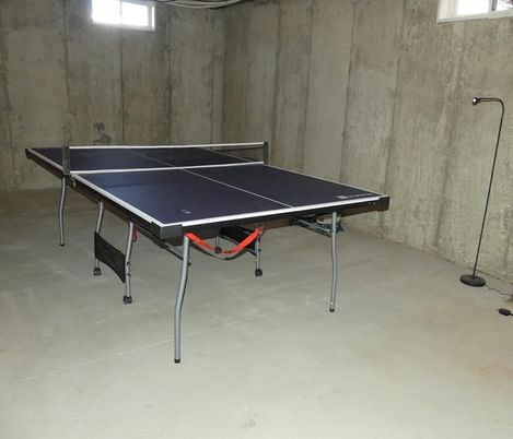 Game Room, Interior