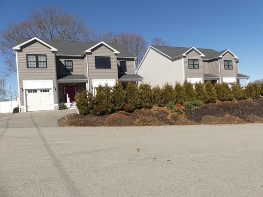 Attached, Exterior, Facade, Farmhouse