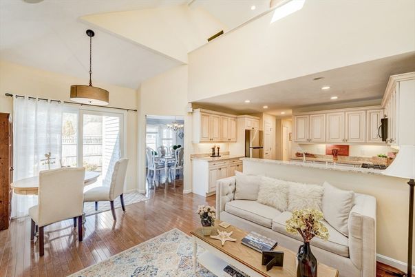 Dining room, Interior, Kitchen, Living room, Pendant Lights, Recessed Lighting, Wood Texture Flooring