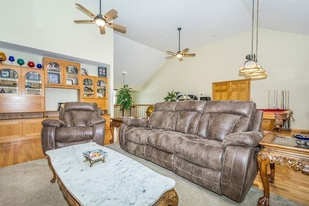 Interior, Living room, Pendant Lights, Wood Texture Flooring