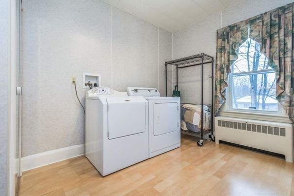 Interior, Washer, Wood Texture Flooring