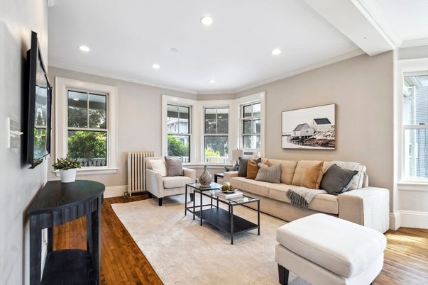 Interior, Living room, Recessed Lighting, Wood Texture Flooring