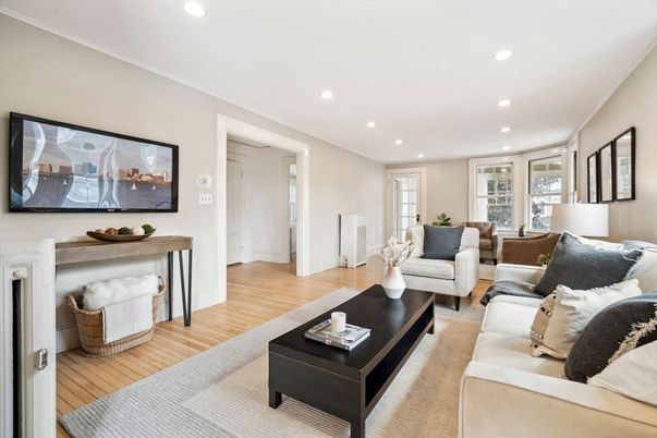 Interior, Living room, Recessed Lighting, Wood Texture Flooring