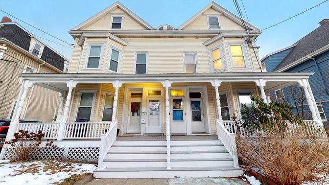 Exterior, Facade, Queen Anne Victorian
