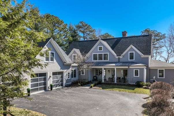 Attached, Exterior, Facade, Farmhouse
