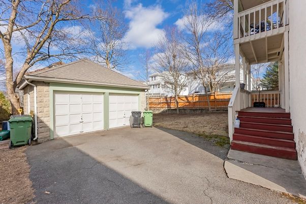 Detached Garage, Exterior