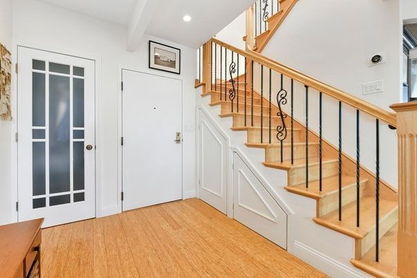 Interior, Recessed Lighting, Wood Texture Flooring