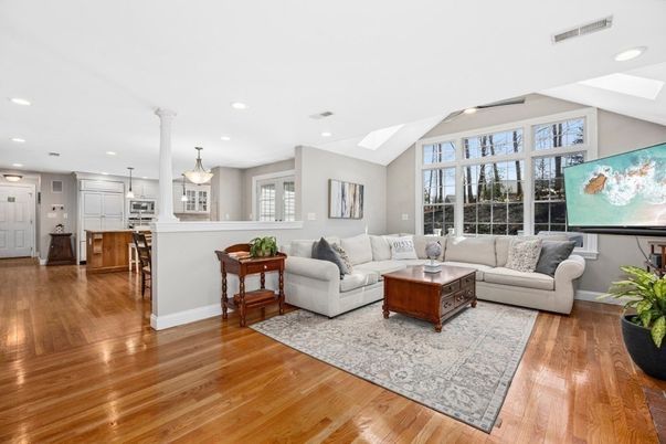 Interior, Kitchen, Living room, Pendant Lights, Recessed Lighting, Wood Texture Flooring