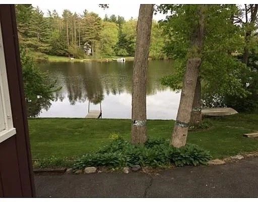 Exterior, Lake