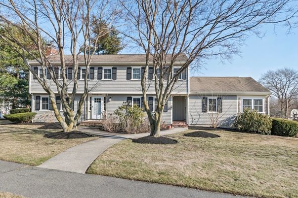 Exterior, Facade, Cape Cod