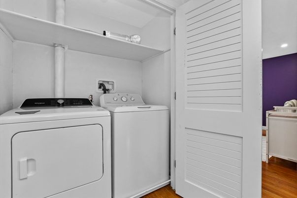 Interior, Utility Closets, Washer, Wood Texture Flooring