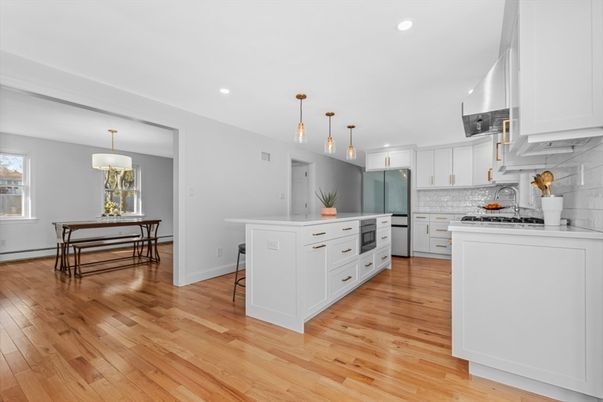 Dining room, Interior, Kitchen, Pendant Lights, Recessed Lighting, Wood Texture Flooring