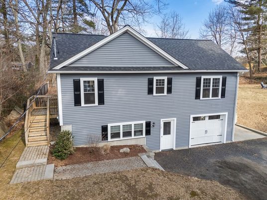 Attached, Exterior, Facade, Cape Cod