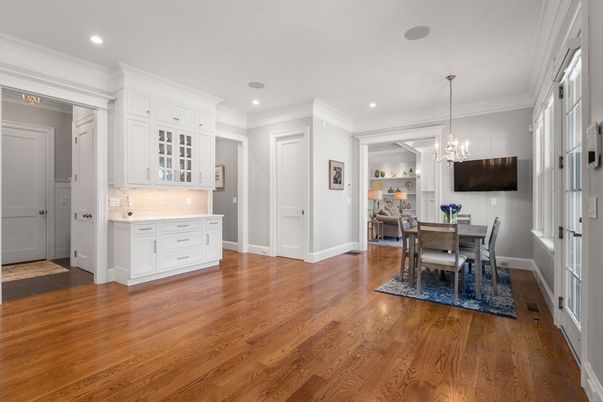 Chandelier, Dining room, Interior, Recessed Lighting, Wood Texture Flooring