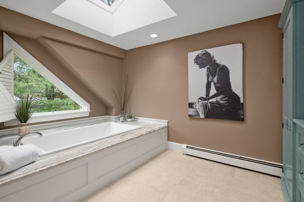 Bathroom, Interior, Recessed Lighting