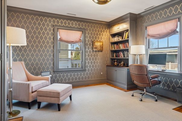 Home Office, Interior