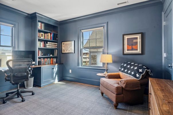 Home Office, Interior