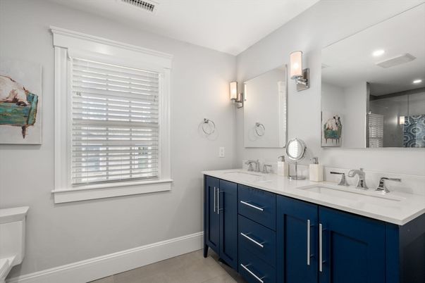 Bathroom, Dual Sink Vanities, Interior, Recessed Lighting