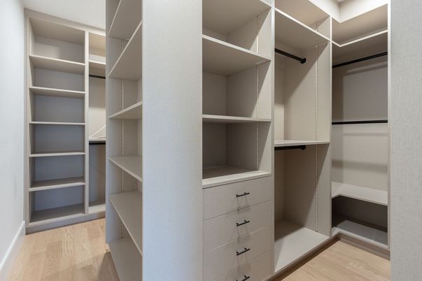 Interior, Walk-in Closets, Wood Texture Flooring