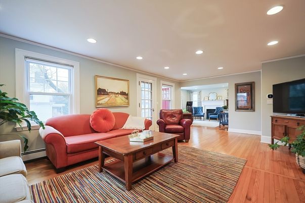 Interior, Living room, Piano, Recessed Lighting, Wood Texture Flooring