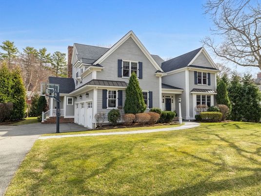 Attached, Exterior, Facade, Farmhouse