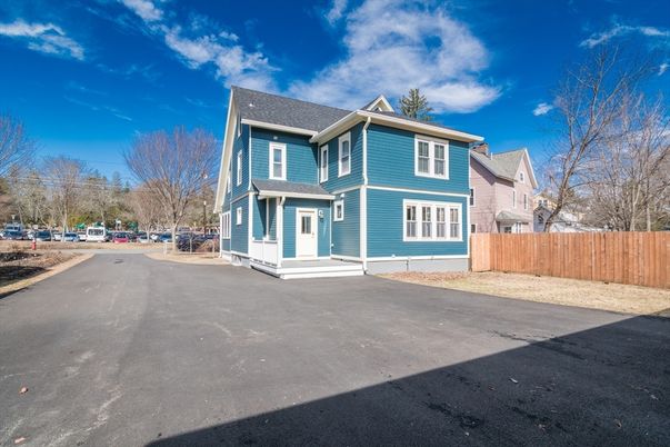 Exterior, Facade, Queen Anne Victorian