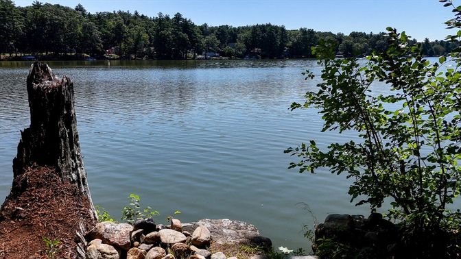 Exterior, Lake