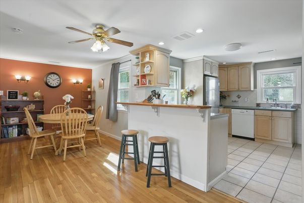 Dining room, Interior, Kitchen, Recessed Lighting, Wood Texture Flooring