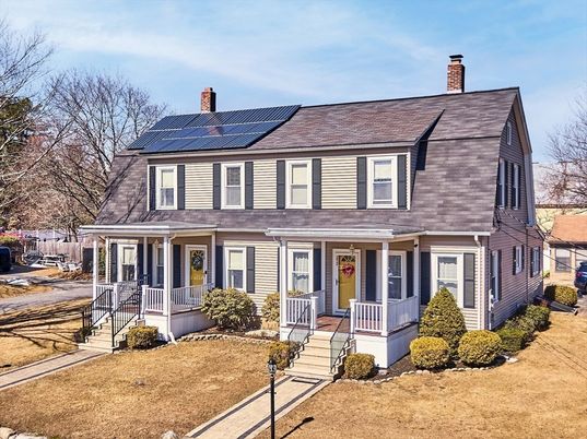 Exterior, Facade, Solar Panels, Cape Cod