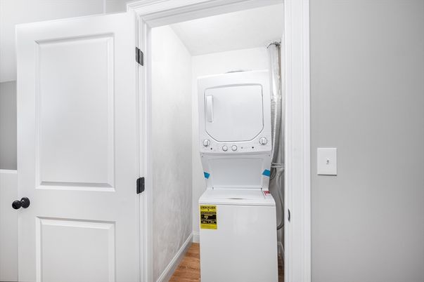Interior, Utility Closets, Washer, Wood Texture Flooring