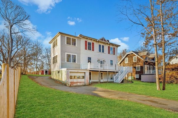 Attached, Backyard, Exterior, Facade, American Foursquare